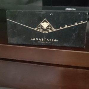 Anastasia Beverly Hills prism palette